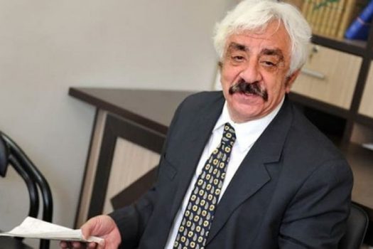 فریبرز رئیس دانا اقتصاد دان برجسته و عضو کانون نویسندگان ایران در سن 71 سالگی در اثر ابتدا به کرونا درگذشت فریبرز رئیس دانا اقتصاد دان برجسته و عضو کانون نویسندگان ایران در سن 71 سالگی در اثر ابتدا به کرونا درگذشت
