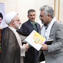 تقدیر مشاور وزیر اقتصاد از بانک ملی ایران در اجرای قانون خدمات رسانی به ایثارگران تقدیر مشاور وزیر اقتصاد از بانک ملی ایران در اجرای قانون خدمات رسانی به ایثارگران
