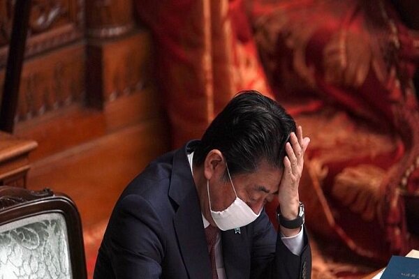 نخست‌وزیر ژاپن استعفای خود را تقدیم حزب‌حاکم کرد