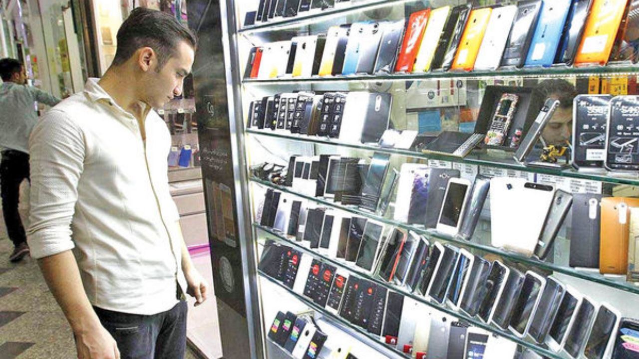 افزایش ۵۰ درصدی قیمت موبایل!/ بازار تلفن همراه در رکود قابل توجهی به سر می‌برد