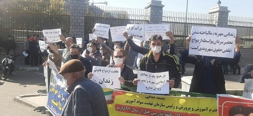 تجمع اعتراضی محکومان مهریه در مقابل مجلس +عکس