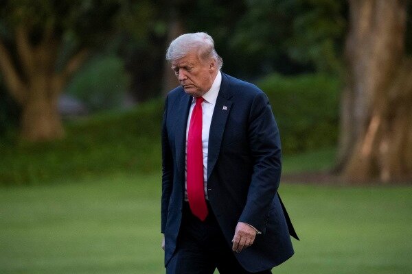 پرونده استیضاح ترامپ تحویل سنا داده شد