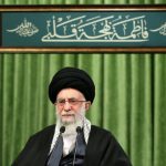 انقلاب نشان «نقش‌آفرینی در مسائل اساسی» را بر سینه جوانان نشاند