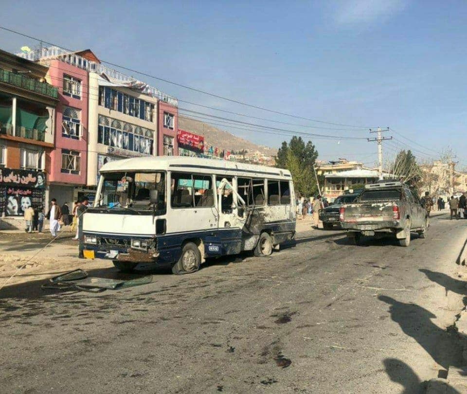 چهار کشته و ۱۱ زخمی در انفجار اتوبوس کارمندان دولت در کابل