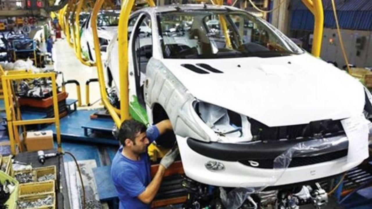 احتمال ورشکستگی خودروسازها در سال ۱۴۰۰ بالاست
