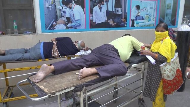 نظام سلامت هند در حال فروپاشی/ ۳۴۶۷۸۶ مبتلا و ۲۶۲۴ فوتی کرونا در ۲۴ ساعت