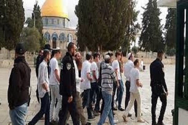 یورش وحشیانه نظامیان صهیونیست به مسجدالاقصی