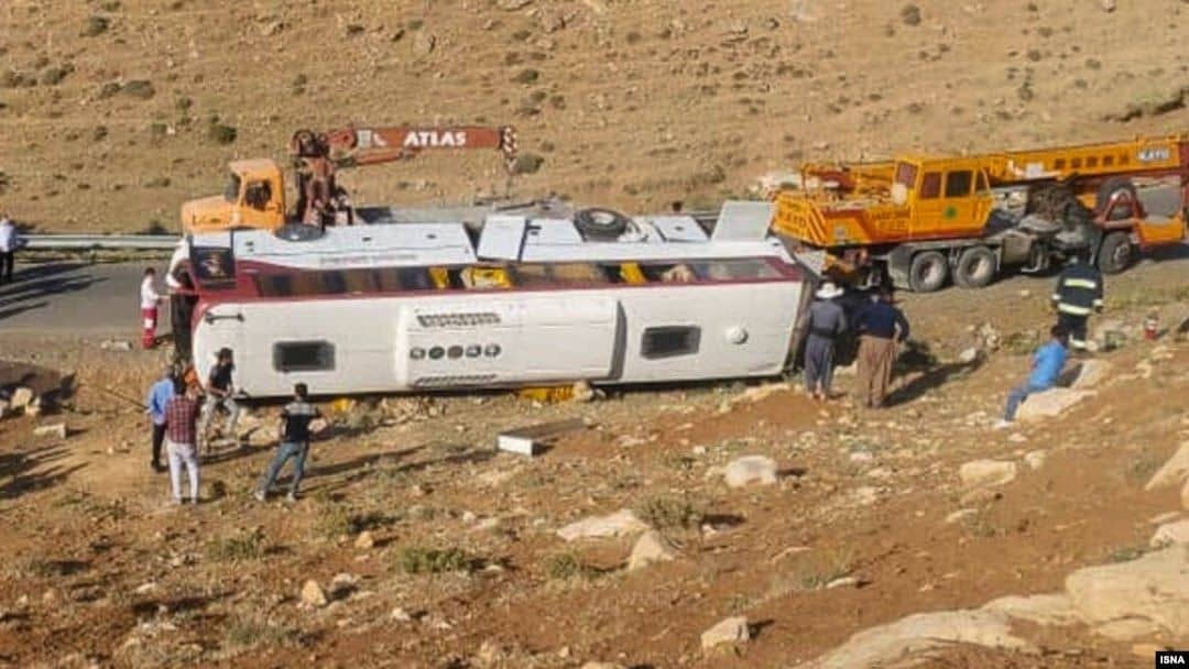 اتوبوس حامل خبرنگاران تحت پوشش بیمه دانا است