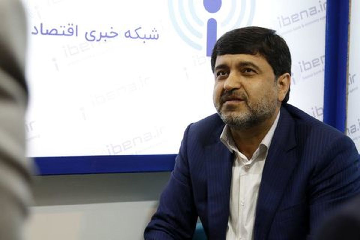 انحلال و دولتی کردن بانک های خصوصی برگشت به عقب است