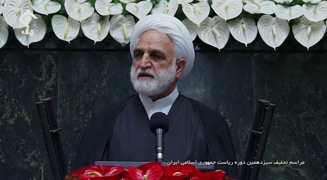رئیس جمهور در رفع مشکلات اقتصادی مردم و نابودی فساد تسریع کند