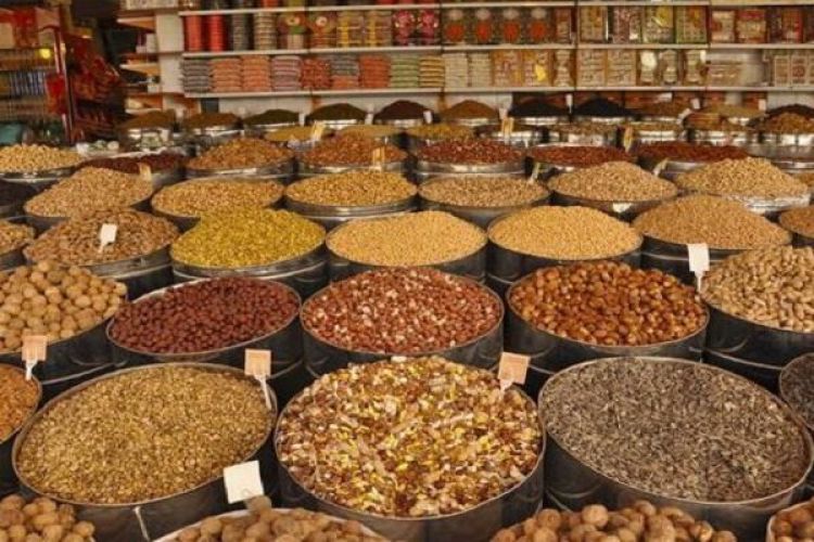 دلایل گرانی آجیل در بازار/ تولید خشکبار ۶٠ درصد کاهش یافت