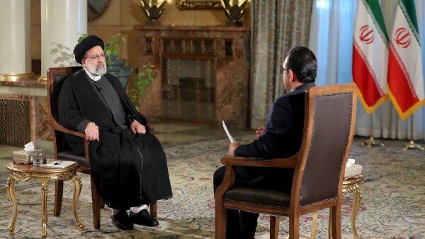 آمار ابتلا و فوت کرونا در این دولت کاهش جدی پیدا کرد/برای تهیه واکسن شخصا با چند کشور تماس گرفتم