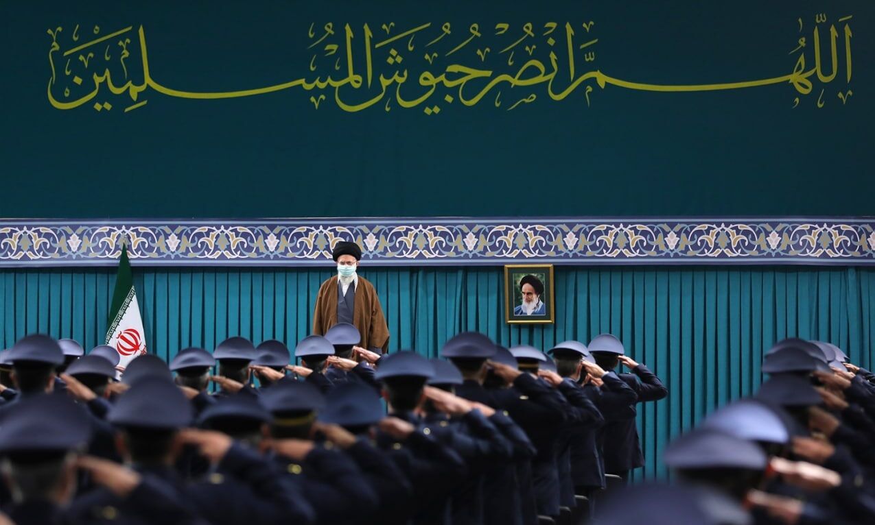 جمعی از فرماندهان و کارکنان نیروی هوایی ارتش با فرمانده کل‌قوا دیدار کردند