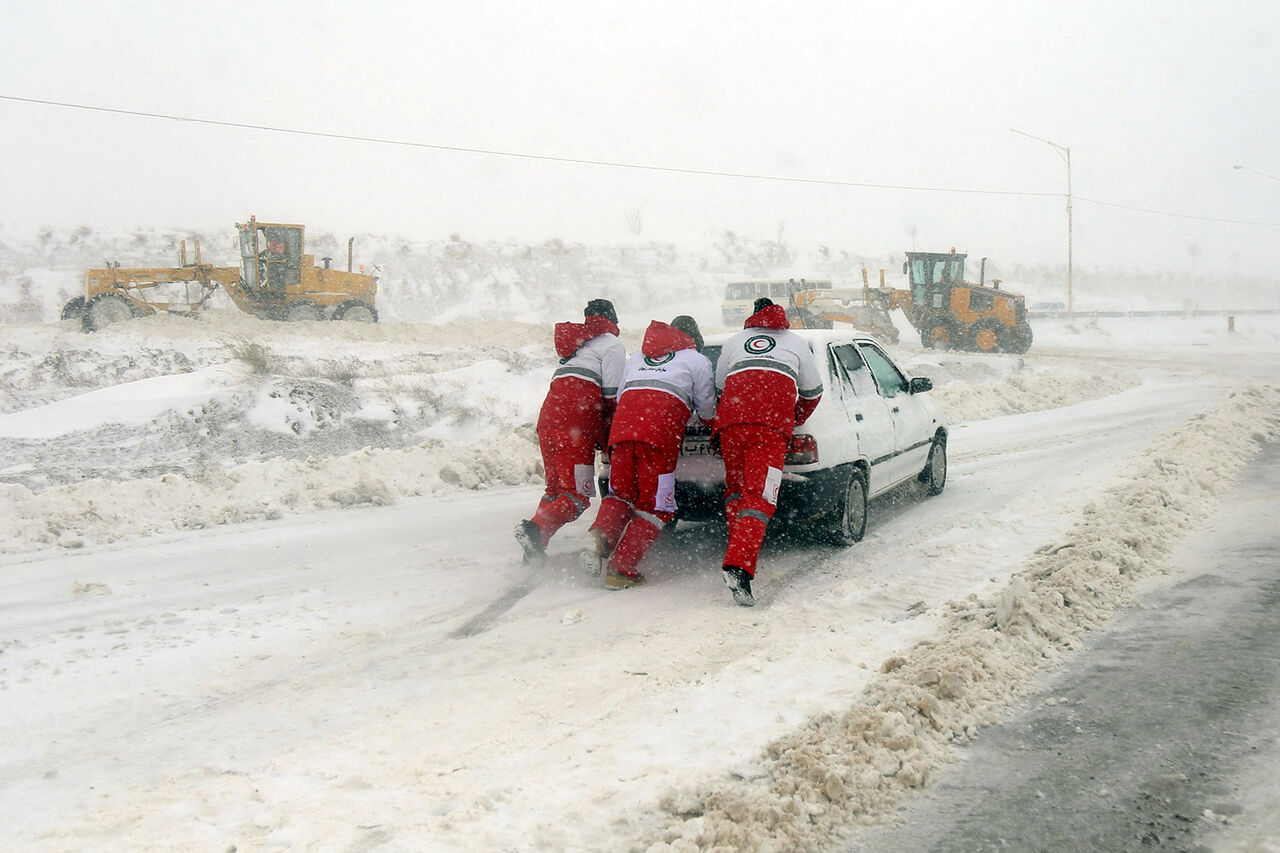 ۳۱ استان متاثر از برف و کولاک/ ۱۷۷۹نفر امدادرسانی شدند