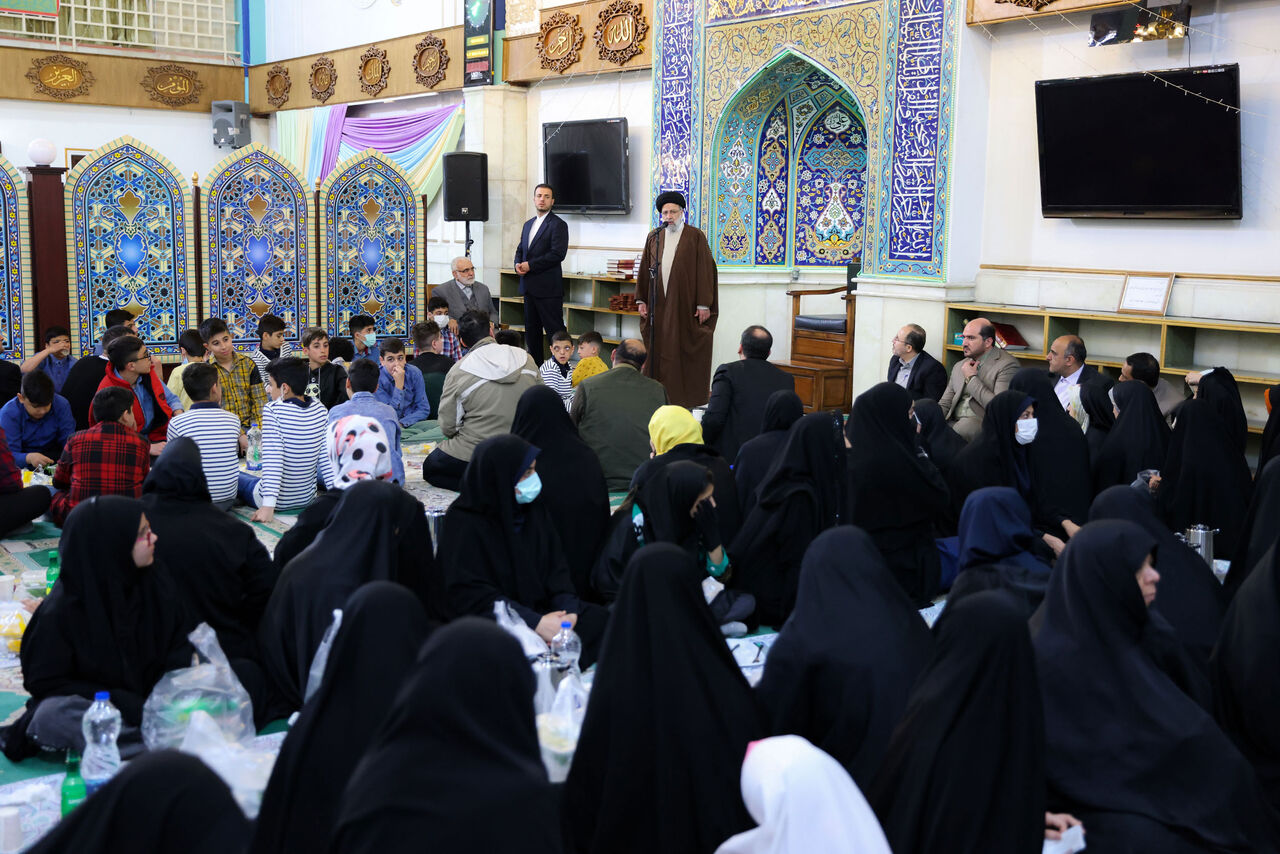 آیت‌الله رئیسی : انسان در زندگی خود نباید تسلیم محدودیت‌ها شود