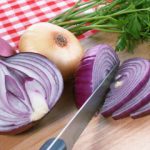 فواید معجزه‌آسای ماسک پیاز برای پوست