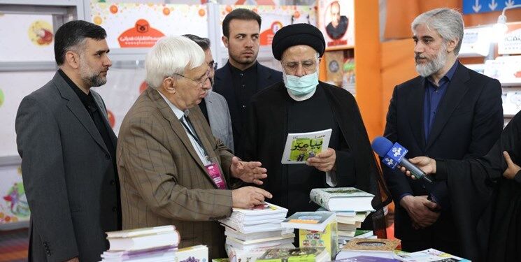 رئیس‌جمهور در بازدید از نمایشگاه کتاب تهران: کتاب باید ارزان و به سهولت به دست همه برسد