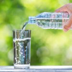 روزانه چقدر باید آب بخوریم؟/ مهمترین نشانه های کم آبی در بدن