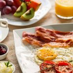 صبح خود را چگونه آغاز کنیم؟/ ۸ عادت صبحانه برای تقویت سلامت بدن