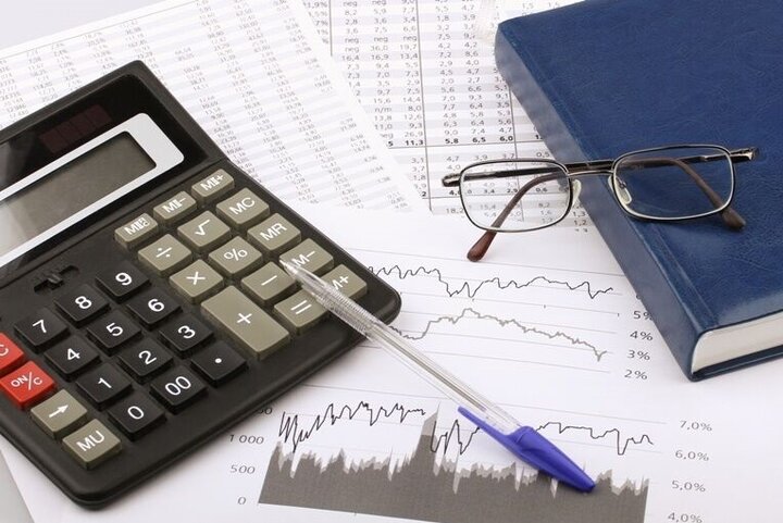 درآمد ۲ هزار ۳۰۰ میلیارد تومانی سلبریتی ها/ میانگین مالیات اصناف ۵ میلیون تومان است