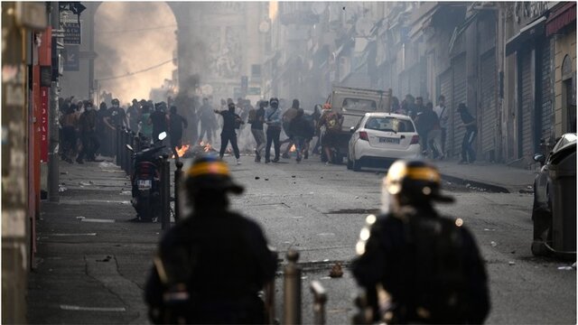 فرانسه در هشدار قرمز؛ درخواست‌ها از ماکرون برای اعلام وضعیت اضطراری