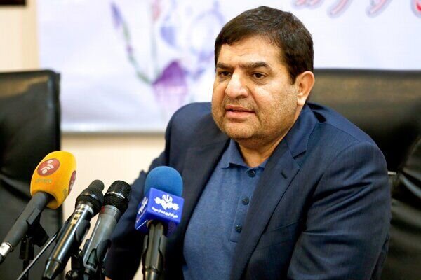 اطمینان بخشی بی واسطه دولت به مردم برای رفع نگرانی در شایعه گرانی بنزین