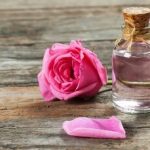 ۹ فایده شگفت‌انگیز گلاب برای سلامتی