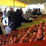 اختلاف عجیب قیمت میوه در میادین و مغازه‌ها/ جدیدترین قیمت سیب، هلو، گلابی، انگور و خربزه را ببینید
