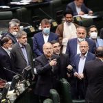 از نمایندگان مجلس گرفته تا مراجع تقلید/ دولت توجهی به انتظارات و خواسته‌های مردم ندارد/ پایداری‌ها شمشیر را از رو بستند