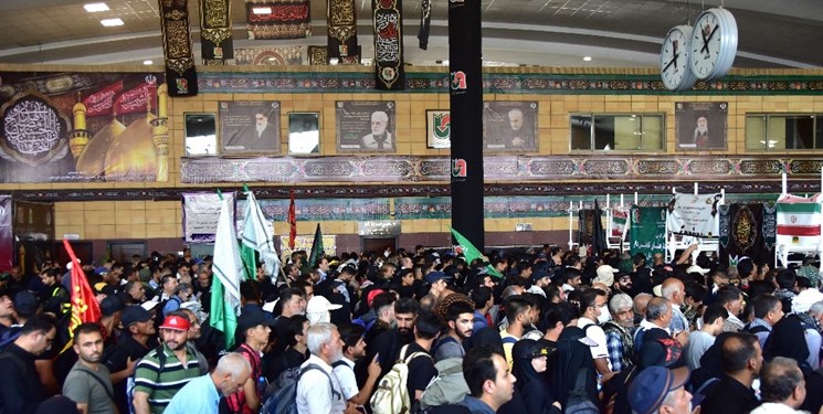 یک میلیون و ۸۰۰ هزار زائر وارد ایران شدند/ تردد سنگین و نیمه سنگین در محورهای غربی کشور
