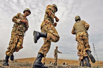 کدام سربازها مجوز دارند که فقط ۱۴ ماه خدمت کنند؟