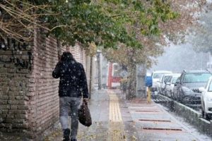 بارش باران و برف در شمال غرب کشور/تشدید آلودگی هوا در ۷ کلانشهر