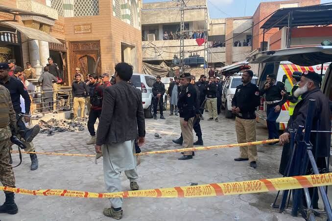 انفجار بمب در پیشاور پاکستان