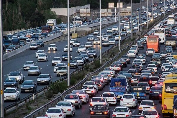 ترافیک سنگین در آزادراه کرج-تهران/ محور چالوس مسدود است