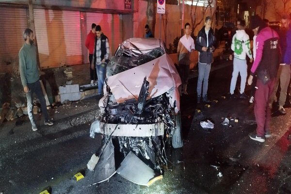 تصادف شدید خودرو مزدا ۳ در خیابان شهید بهشتی تهران