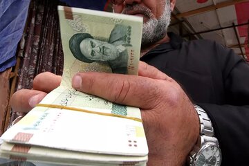 فرمول جدید برای پرداخت حقوق کارگران/ واکنش تند کارگران به پیشنهاد وزارت اقتصاد در پرداخت دستمزد