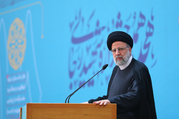 نخبگان نقش موثری در رشد و پیشرفت کشور ایفا کنند/ جایگاه علمی کشور قابل مقایسه با قبل از انقلاب نیست