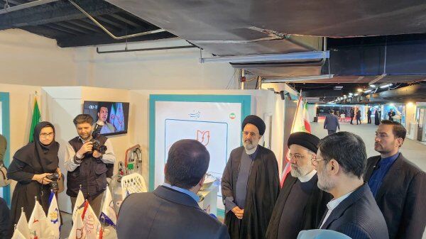 رئیس جمهور از نمایشگاه دستاوردهای بنیاد شهید و امور ایثارگران بازدید کرد