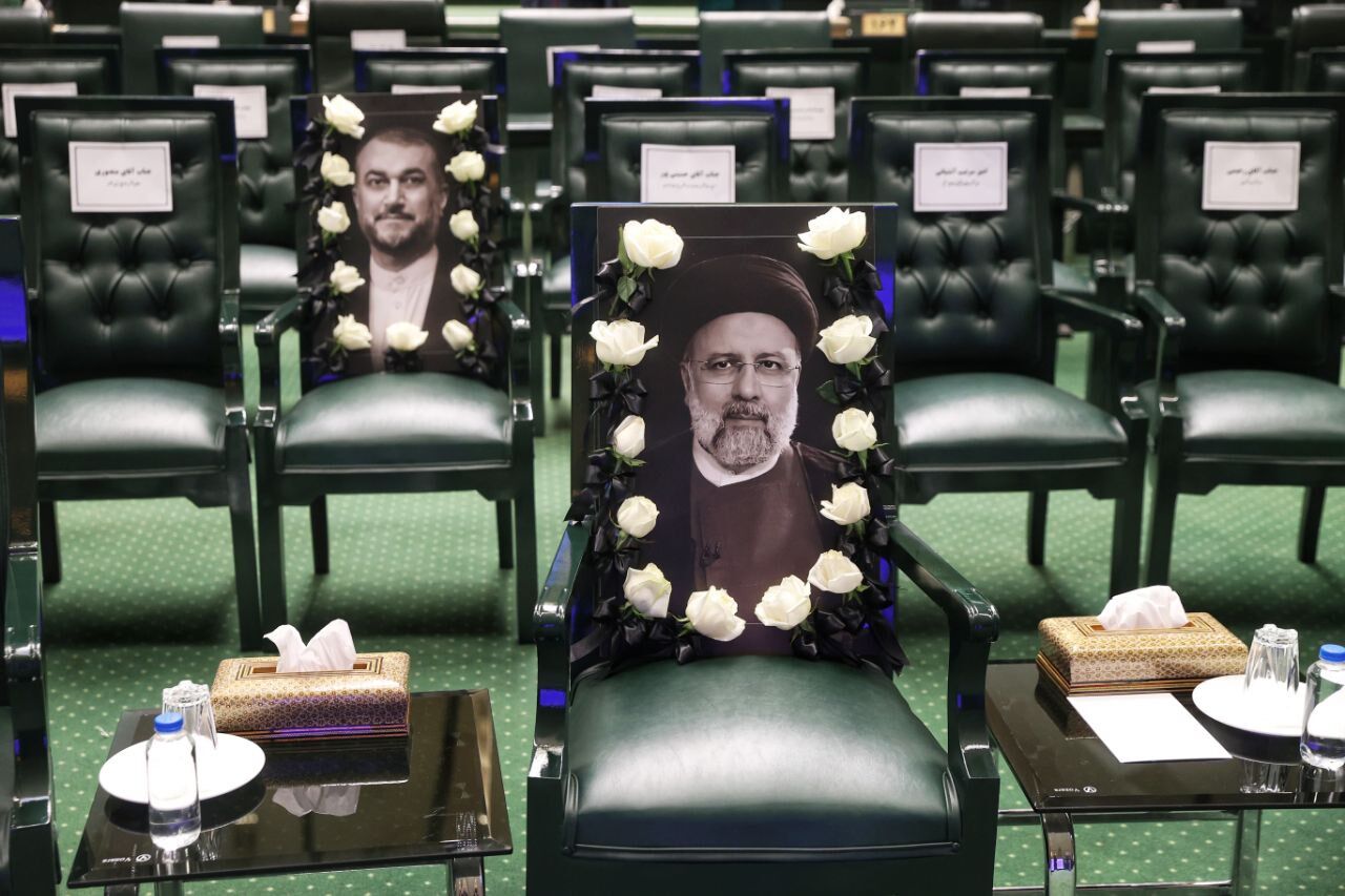 جای خالی شهید جمهور در مراسم افتتاحیه مجلس دوازدهم