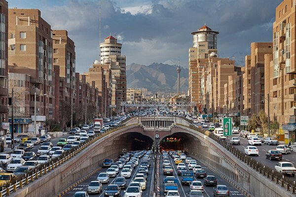 ترافیک امروز در تهران متراکم‌تر است/ از لاین سبقت در مواقع ضرور استفاده کنید