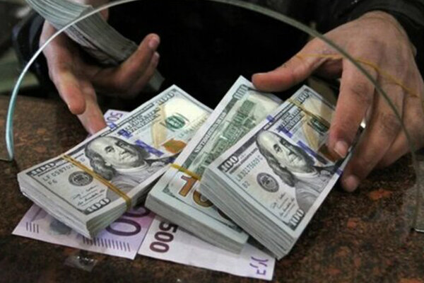 قیمت دلار و یورو در مرکز مبادله ایران امروز سه شنبه ۱۸ اردیبهشت