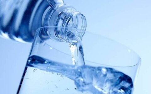 آب مورد نیاز بدن تنها از راه نوشیدن آب آشامیدنی تامین میشود؟ آب مورد نیاز بدن تنها از راه نوشیدن آب آشامیدنی تامین میشود؟