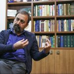 مجری مناظره‌ها دست‌بسته نباشد/ لزوم ورود به موقع به بحث