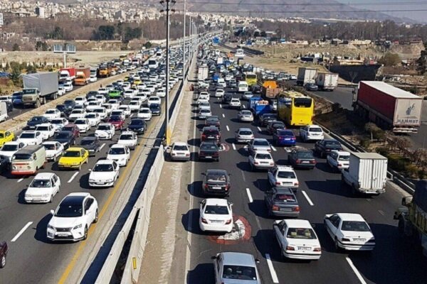 ترافیک سنگین در خط جنوبی آزادراه کرج- قزوین ترافیک سنگین در خط جنوبی آزادراه کرج- قزوین