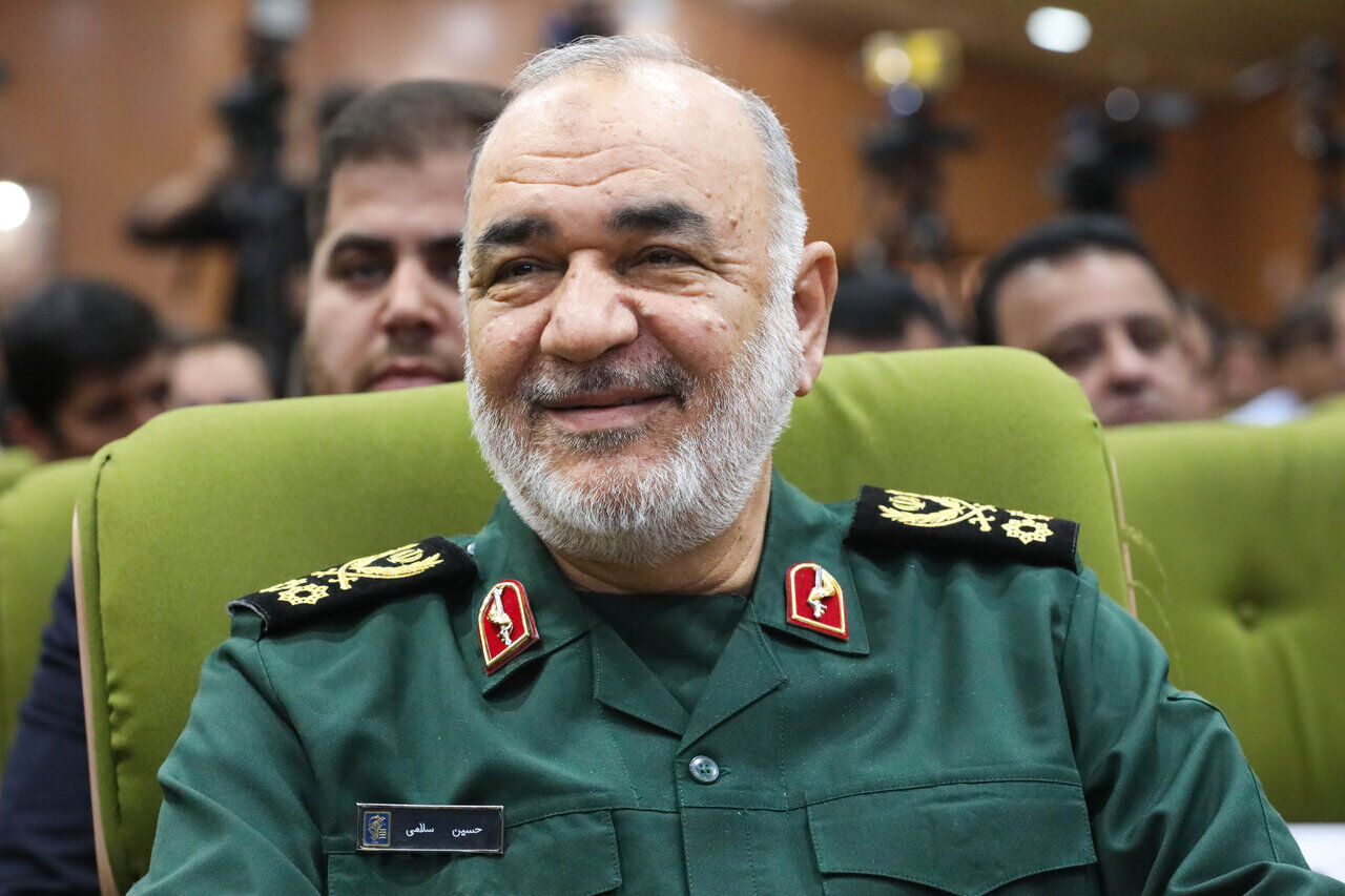 تبریک سردار سلامی برای حسن اعتماد نمایندگانِ ملت به دولتِ وفاق ملی