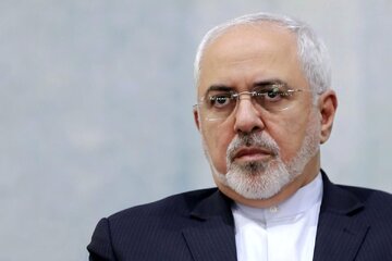 ظریف به دولت بازگشت /با پیگیری ها و دستور رئیس جمهور به انجام وظیفه در معاونت راهبردی ادامه خواهم داد /پوزش از حضور دیرهنگام در دیدار رهبری