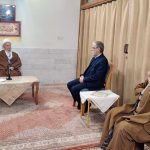 آیت الله مکارم: مساله حجاب از طریق فشار و سخت گیری قابل حل نیست