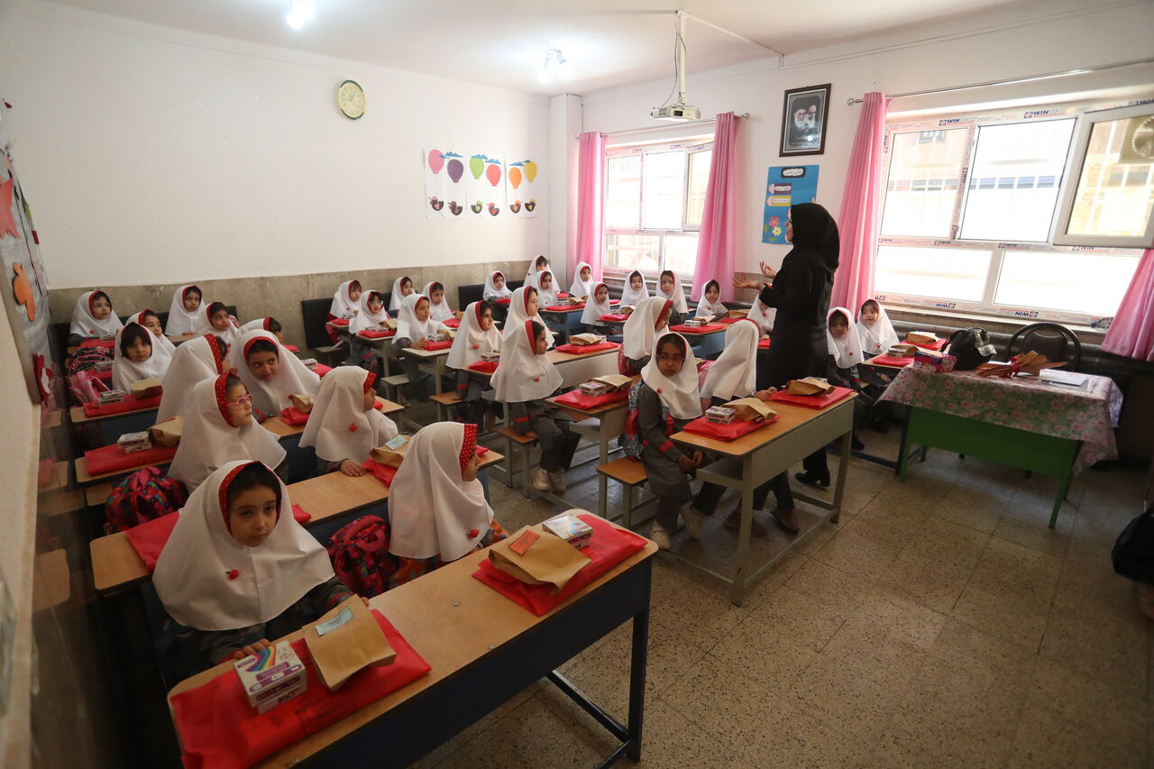 ۹ میلیون و ۲۲۰ هزار دانش‌آموز دبستانی/۱۶۸ هزار و ۸۸۱ کودک بازمانده از تحصیل دردوره ابتدایی