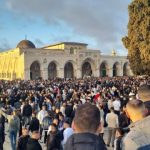 حضور ده‌ها هزار فلسطینی در نماز عید فطر در مسجد الاقصی