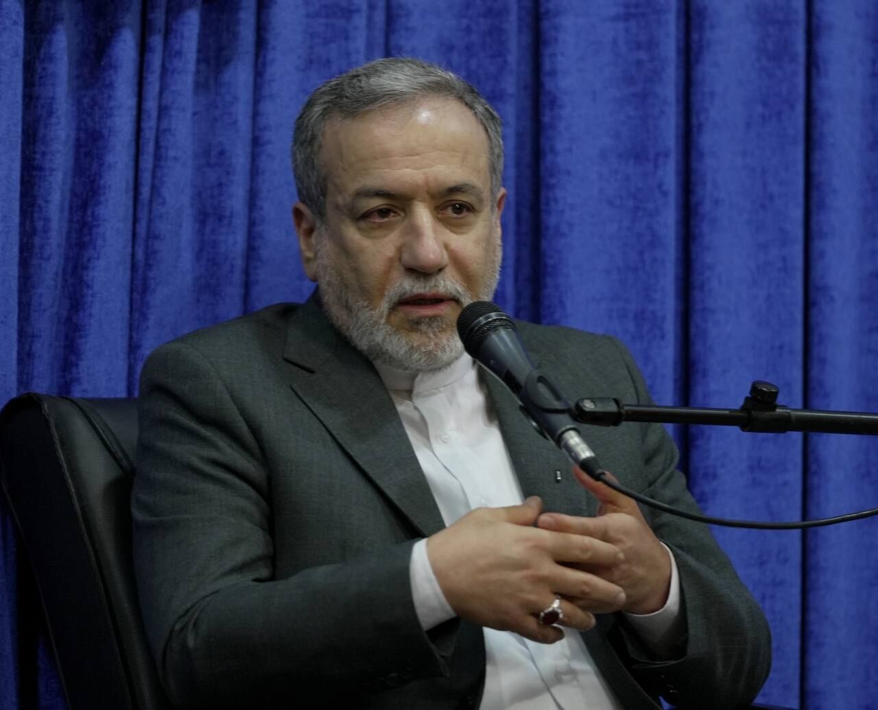 عراقچی: مردم ایران زیر بار توقف غنی‌سازی نمی‌روند/ در بحث هسته‌ای مبنای حرکت ما نفی سلطه است